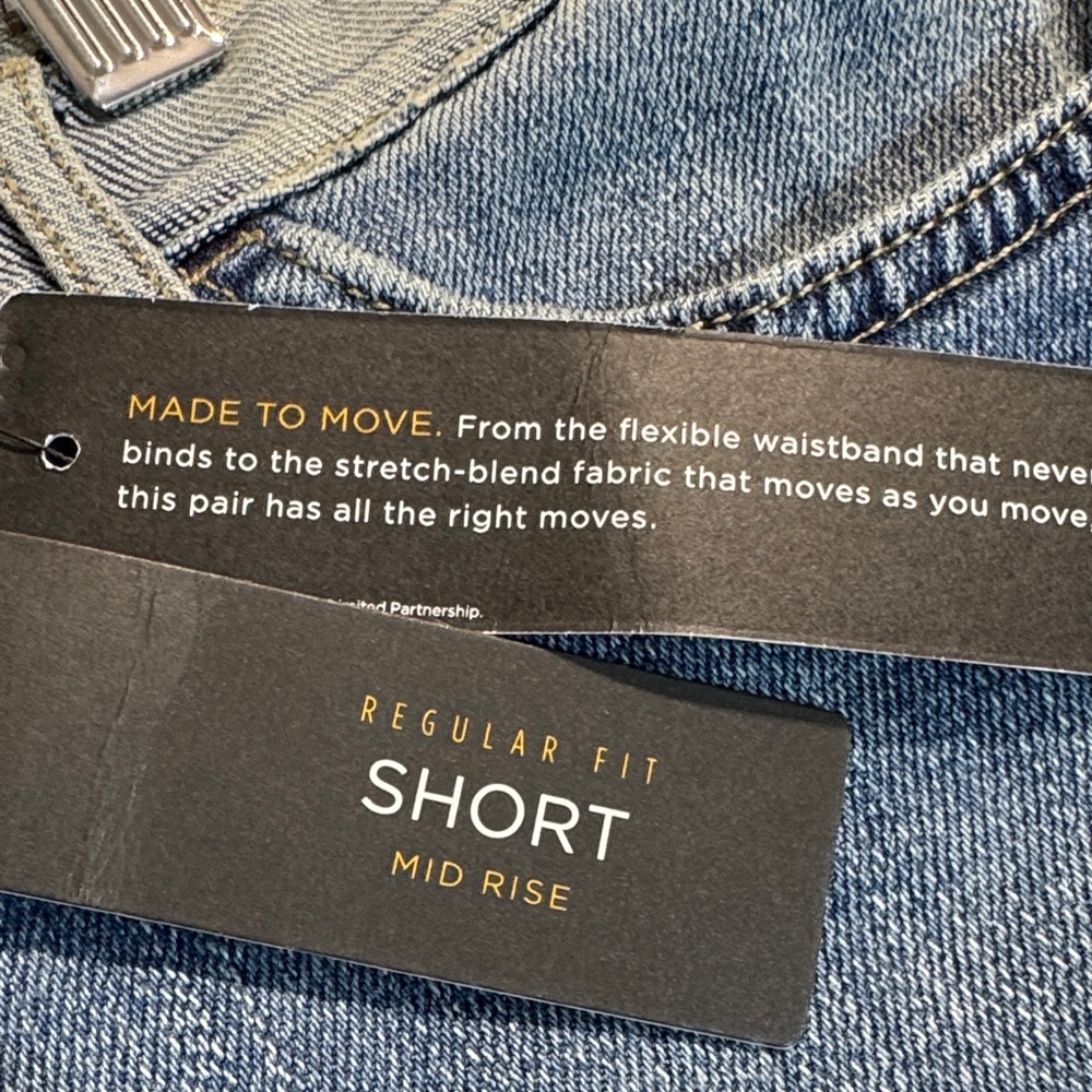 Lee Women's Classic Blue Jean Shorts - Picture 3 of 8
